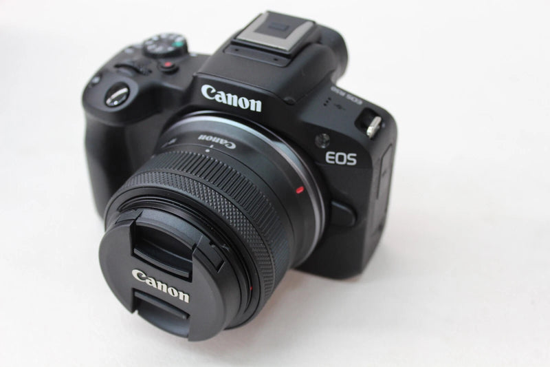 Camera Canon EOS R50 + lente 18-45mm